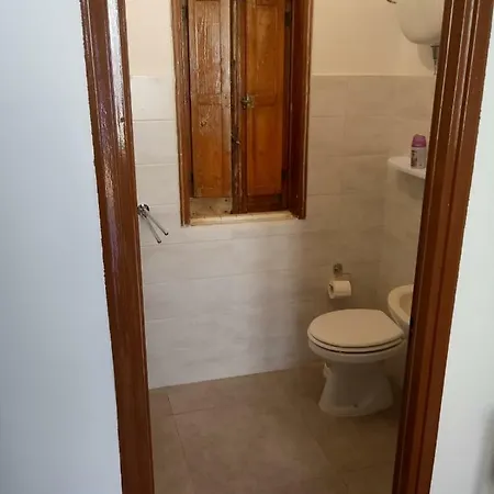 Casa Rashbrook | 1 Bed Renovated شقة *